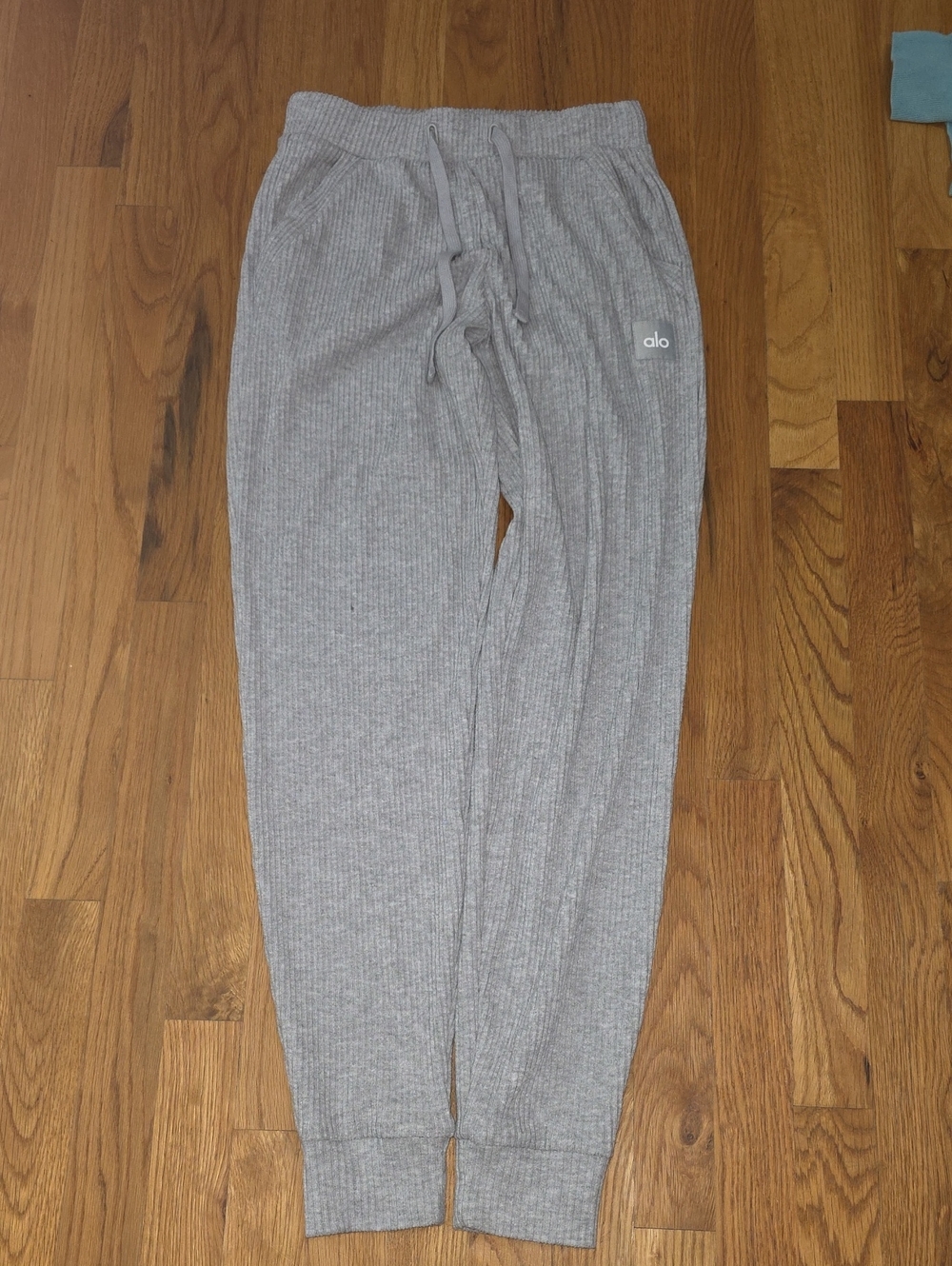 ALO Yoga Ribbed Joggers in Light Gray
